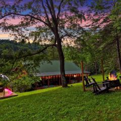 Stargazing Dome cabin with Sauna, Hot Tub, Game Rm, King Bed