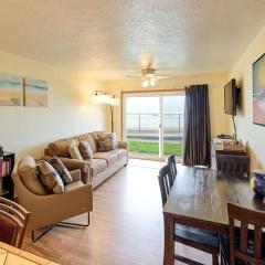 Premier Ground Floor Beachfront Condo - Sleeps 4 - Saltwater Pool