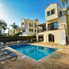 Villa Protaras Paralia Spacious 4Bdr Central Protaras Villa