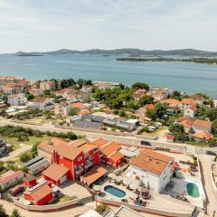 Luxury villa with a swimming pool Turanj, Biograd - 18274