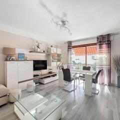 Apt 3BR – WiFi, sea view, parking, 3min to beach