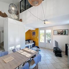 Villa for 4 people with WiFi, parking, and garden