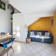 Villa for 4 people with WiFi, parking, and garden