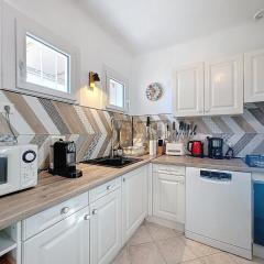 Villa for 4 people with WiFi, parking, and garden