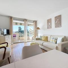 Apt 4 ppl, terrace, pool, A/C