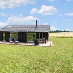 3 Bedroom Stunning Home In Stege