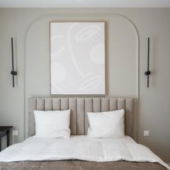 White Face One Cotroceni Entire Apartment with Parking, Fast WiFi, Balcony and self checkin