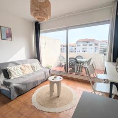 Studio cabine Coté Marina, terrasse et clim, plage à pied
