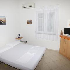 Dugiš studio-no parking