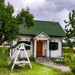 Biały Domek w Ogrodzie Różanym