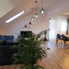 White Flat - SkyView Duplex