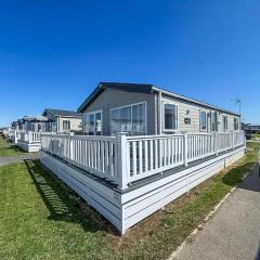 Stunning 3 Bedroom Lodge With Decking & Wifi In Essex Ref 44036G