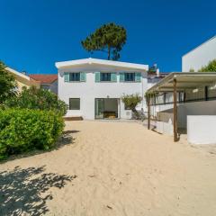 Spacious Home Garden & Cinema Costa da Caparica | By Airnest