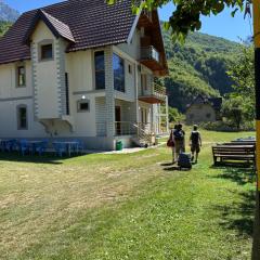 Bujtina Crystal Theth