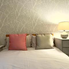 2 Bedroom with 2 Bathroom Apartment Marylebone