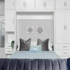 Dana's Perch - Modern Studio Apartment 1