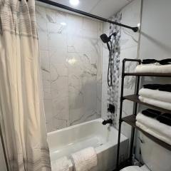 Oceanfront Balcony with Pool & BBQ - Regency Tower