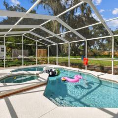 Relaxing Modern Home Sleeps 6 Pool BBQ Firepit