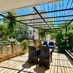 Beachfront Holiday Home Rafailovici