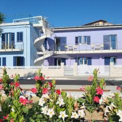 Fronte mare Levante - Houses & Flats