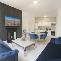 Stylish 2 Bedroom Apartment in the Heart of Soho Walk to Cafes & Attractions! No Lift
