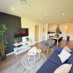 New Deluxe 2-BDR Apartment with FREE Parking