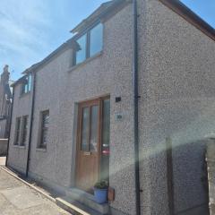 2 Bed House - free parking, short walk to City centre