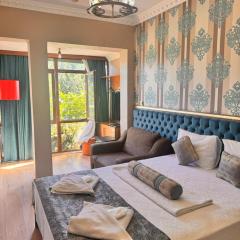 GOLDEN PALACE SEA ViEW