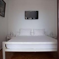 Laurel Apartment See View