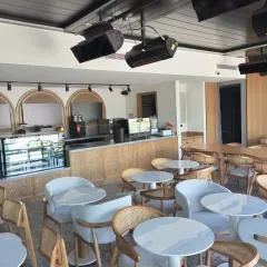 Premier Lounge Hotel
