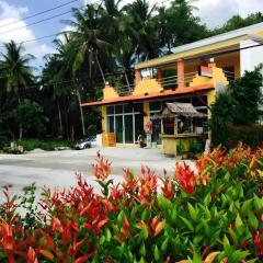 The Royhanna Beach House