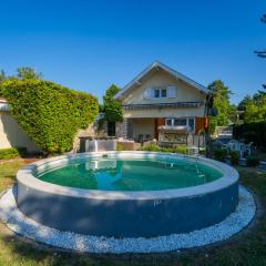 SZL131 Holiday Home with pool