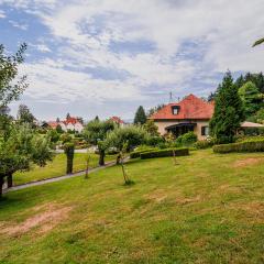 Parkside Haven with 4 Bedrooms & free parking