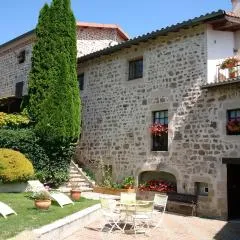 GITE RURAL RECENT avec GRANDE TERRASSE