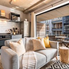 Manhattan On Coral Apartments