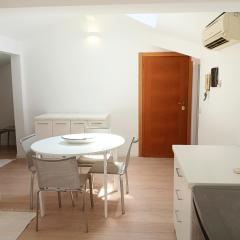 CV017 - Milano Marittima, elegante mansarda con aria condizionata