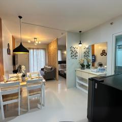 Puerto Princesa Apartment with FREE Pool, Parking & Gym - B2 2Flourite