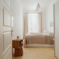 Sweet Spot for 6 in Trendy Area! Family friendly!