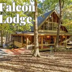 Falcon Lodge - hot tub fire pit & games