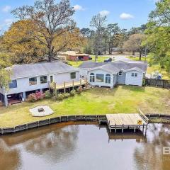 Tara's Riverfront Hideaway