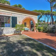 Beach Villa with Private Garden in Marina di Campo