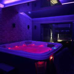 Greyhouse Apartments