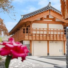 Hanok Pension Wanggyeong