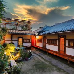 Kkot Jari Hanok Pension