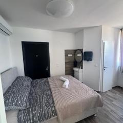 APARTMENTS Suzy