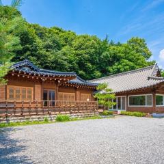 Yongin Yejik Hanok Pension