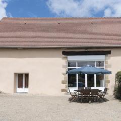 Charmant Gîte avec Piscine, Jardin et Jeux Enfants près de St Pourçain/Sioule - FR-1-489-57
