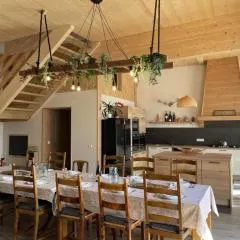 Gîte rustique avec piscine partagée et animaux admis, 15 pers - FR-1-489-465