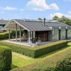 Holiday Home With Sea View In Hejlsminde