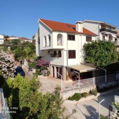 Apartment in Okrug Gornji 6132